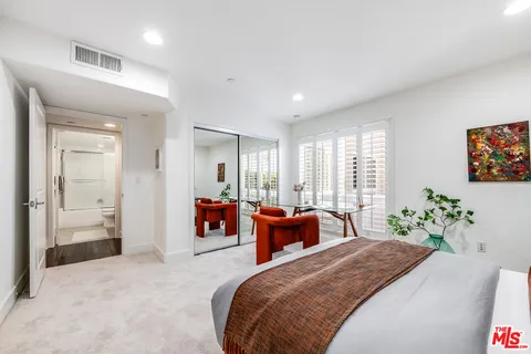 $800,000 | 7249 Franklin Avenue, Unit 203, Los Angeles, CA 90046