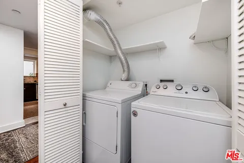 $800,000 | 7249 Franklin Avenue, Unit 203, Los Angeles, CA 90046