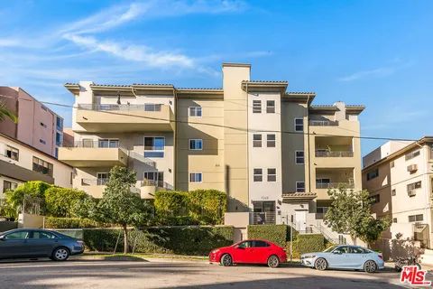 $800,000 | 7249 Franklin Avenue, Unit 203, Los Angeles, CA 90046