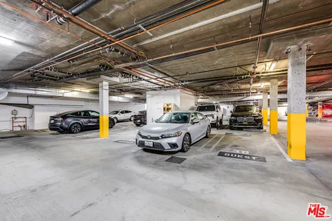 $800,000 | 7249 Franklin Avenue, Unit 203, Los Angeles, CA 90046