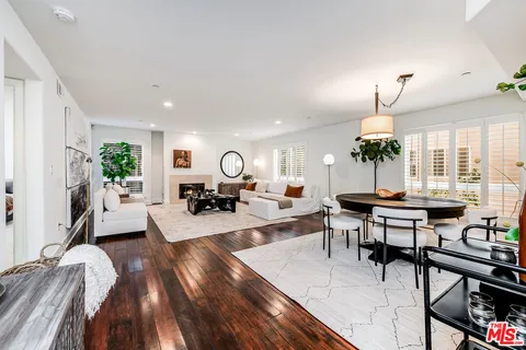 $800,000 | 7249 Franklin Avenue, Unit 203, Los Angeles, CA 90046