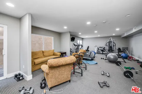 $800,000 | 7249 Franklin Avenue, Unit 203, Los Angeles, CA 90046