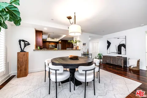 $800,000 | 7249 Franklin Avenue, Unit 203, Los Angeles, CA 90046