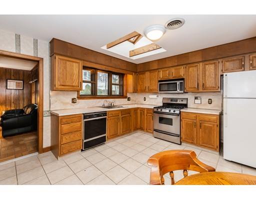 24 York Road Winchester, MA 01890 - Photo 9 of 30 Gallery Image 9