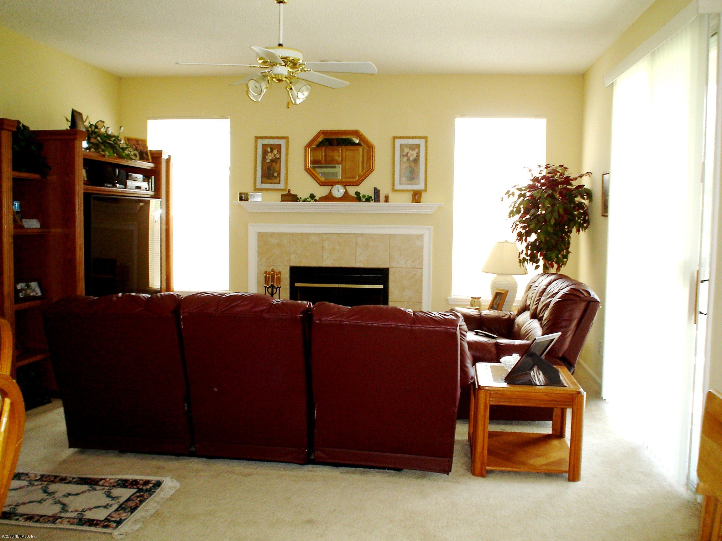 828 Pine Moss Road Jacksonville, FL 32218 - Photo 4 of 6 Family Room
