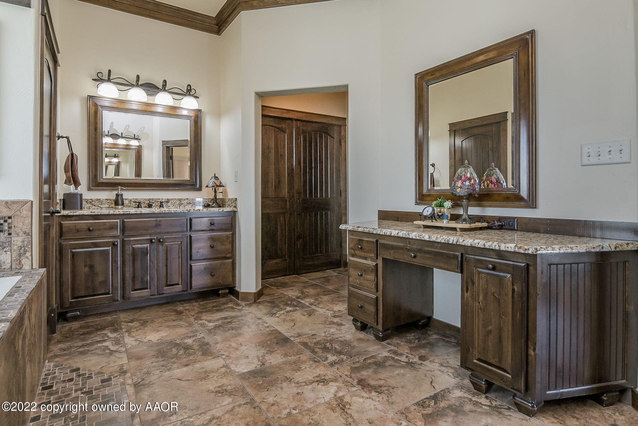 7600 East Lake View Road Amarillo, TX 79118 - Photo 19 of 47 Master Bathroom
