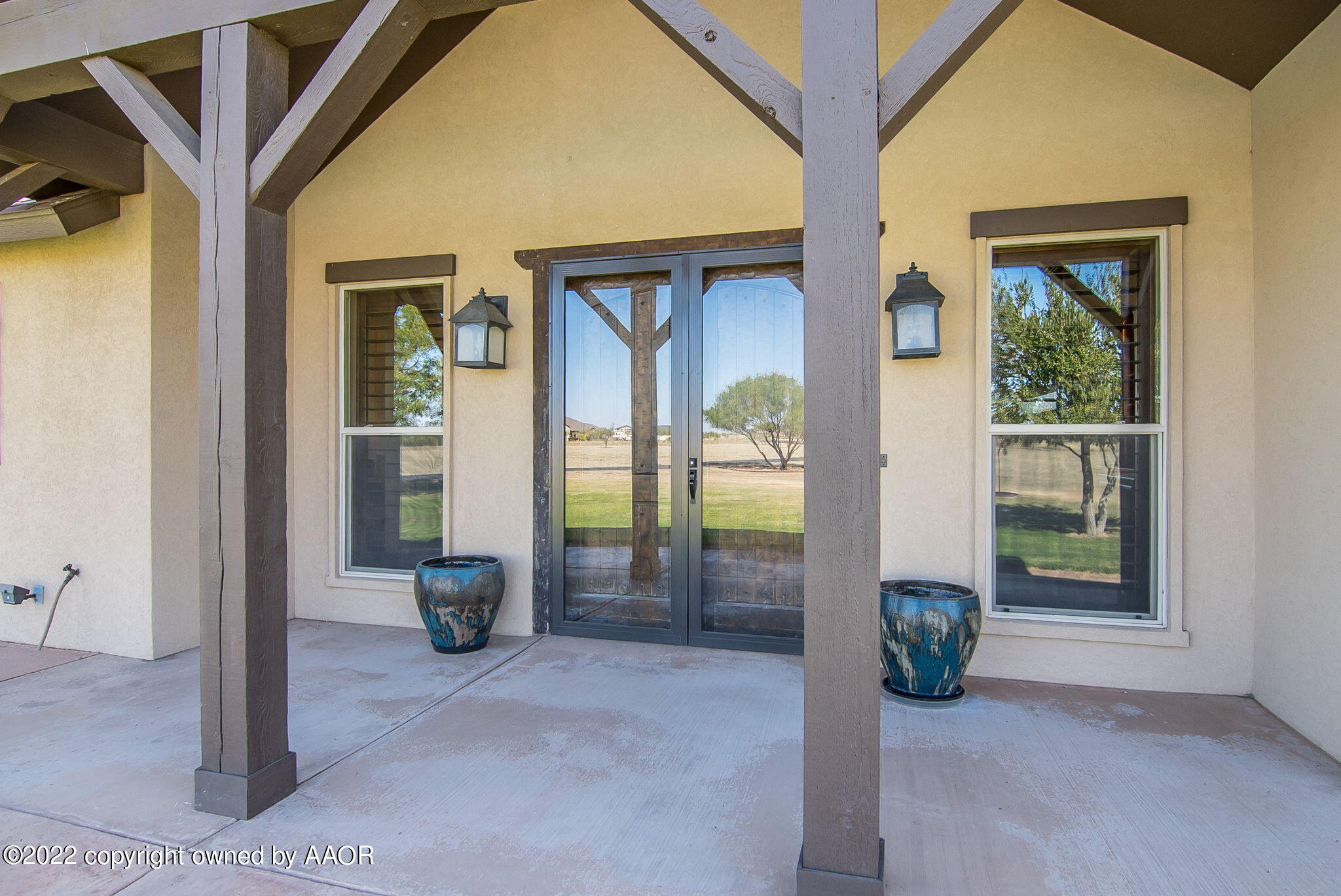 7600 East Lake View Road Amarillo, TX 79118 - Photo 4 of 47 Front Patio