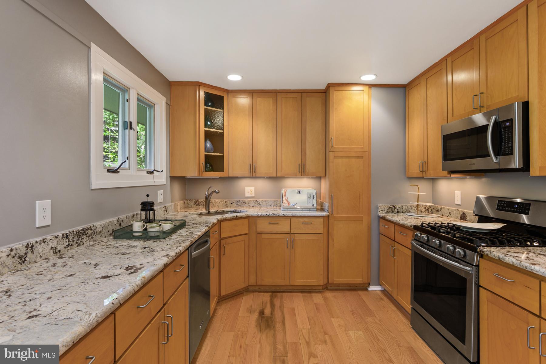 7615 Elba Road Alexandria, VA 22306 - Photo 18 of 52 Granite countertops