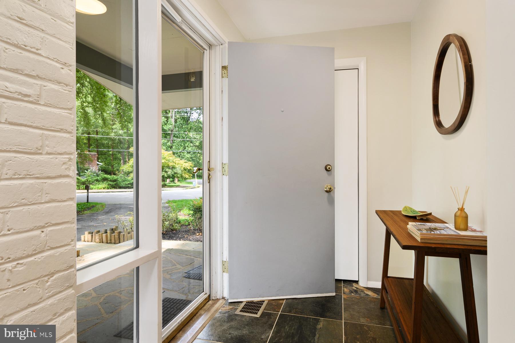 7615 Elba Road Alexandria, VA 22306 - Photo 4 of 52 Please enter