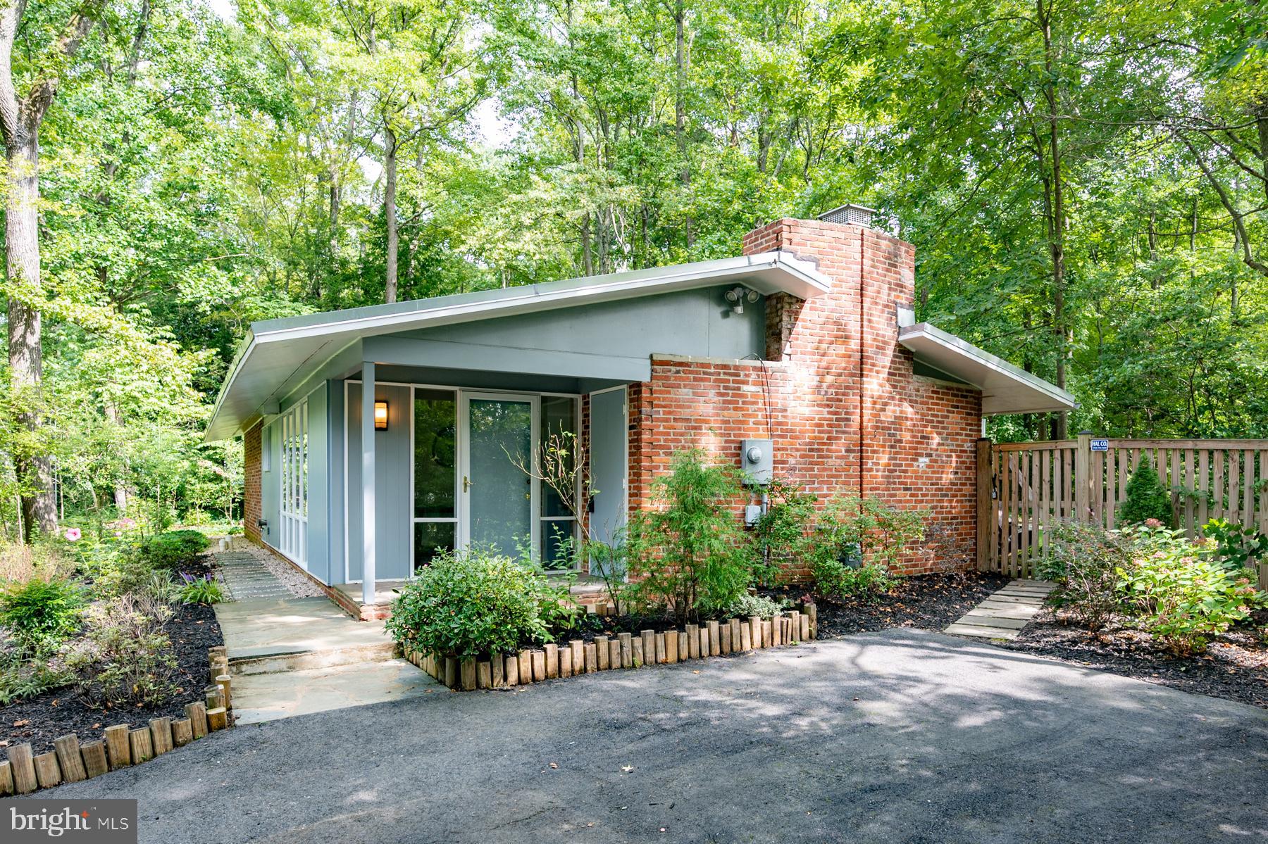 7615 Elba Road Alexandria, VA 22306 - Photo 44 of 52 Entrance from driveway
