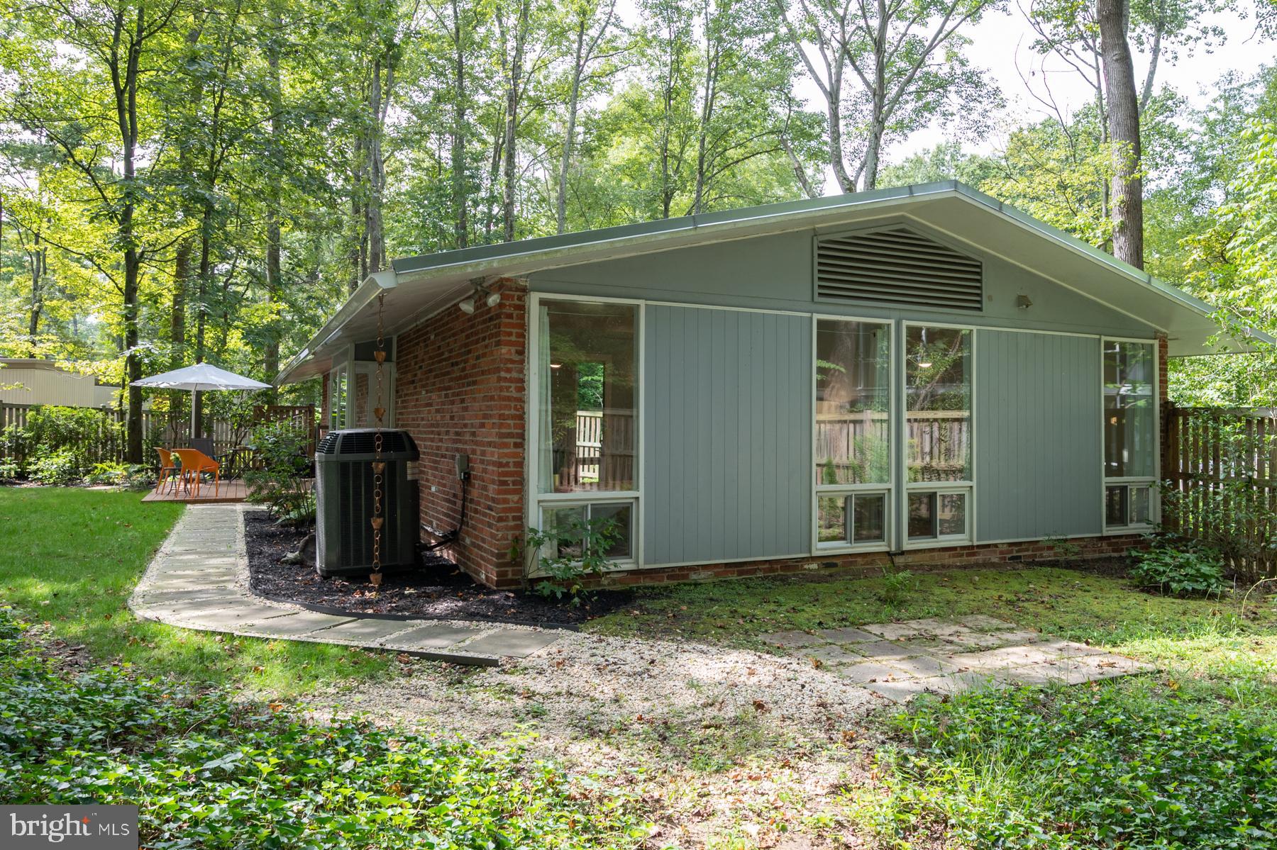7615 Elba Road Alexandria, VA 22306 - Photo 49 of 52 Side view