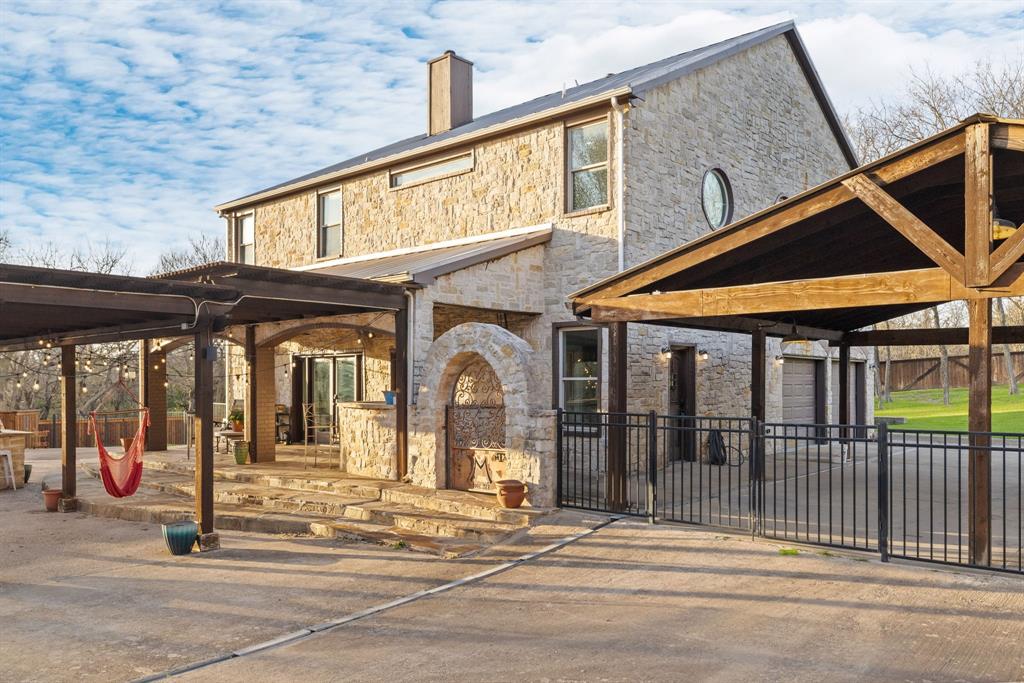 689 Jim Cannon Road Van Alstyne, TX 75495 - Photo 4 of 35