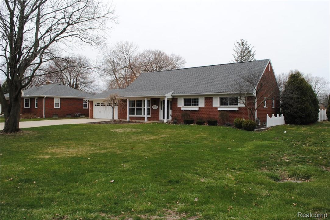 501 Ruff Drive Monroe, MI 48162 - Photo 3 of 27 DSC_0175.JPG