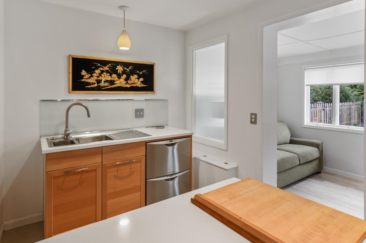 645 Sheridan Road Traverse City, MI 49686 - Photo 25 of 46 1921751-bf4ae2d8-3b1e-4c25-b33d-b7cdf6a004e3.JPG