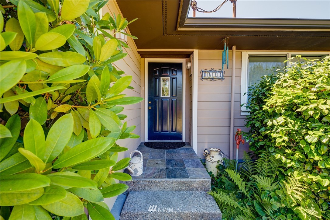 1633 Edmonds Avenue Northeast Renton, WA 98056 - Photo 2 of 38