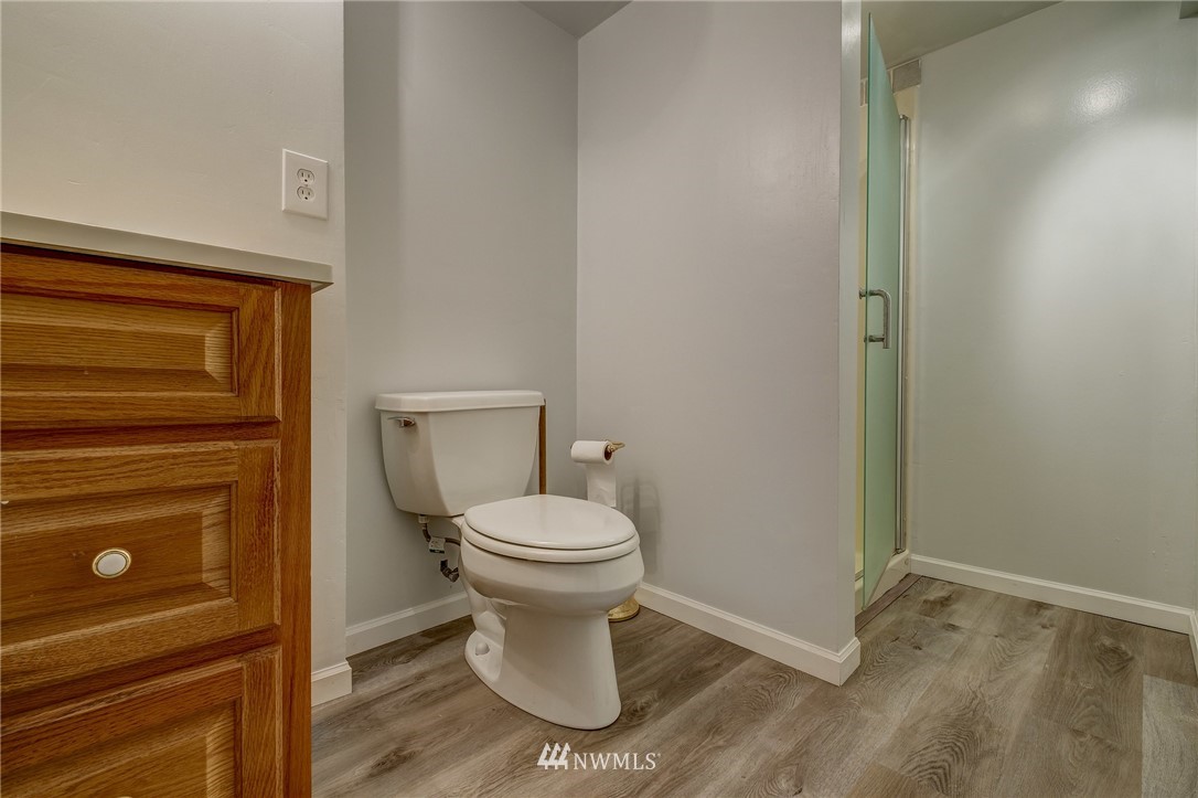 1633 Edmonds Avenue Northeast Renton, WA 98056 - Photo 24 of 38