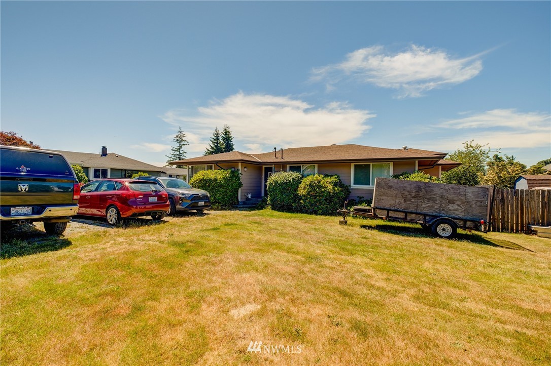 1633 Edmonds Avenue Northeast Renton, WA 98056 - Photo 34 of 38