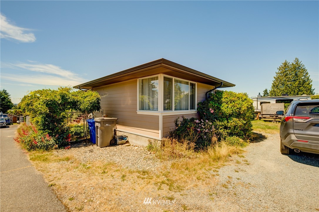 1633 Edmonds Avenue Northeast Renton, WA 98056 - Photo 36 of 38