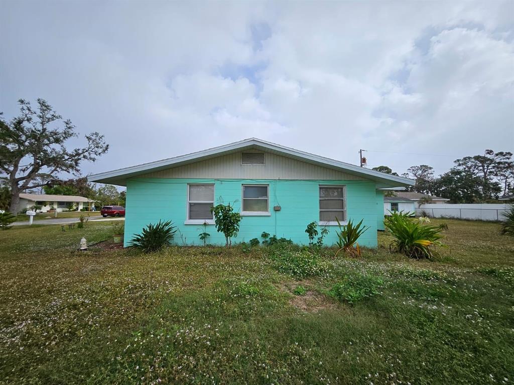 1041 Porpoise Road Venice, FL 34293 - Photo 36 of 38 Gallery Image 36