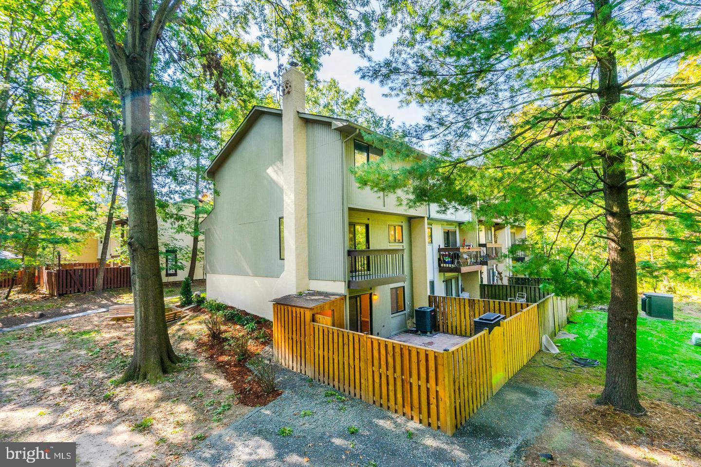 2246 White Cornus Lane Reston, VA 20191 - Photo 26 of 30 Gallery Image 26
