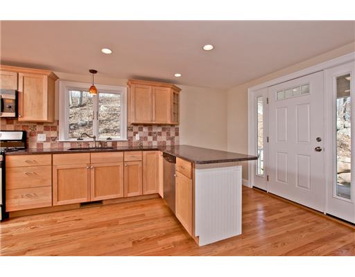 160 Winnapaug Road Westerly, RI 02891 - Photo 6 of 15 Kitchen.
