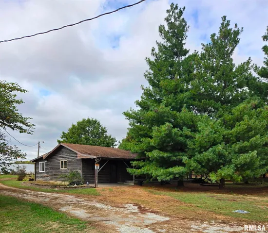 $215,000 | 6520 East 875th Street, Macomb, IL 61455