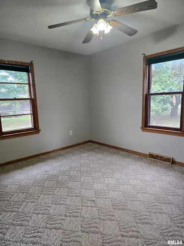 $215,000 | 6520 East 875th Street, Macomb, IL 61455