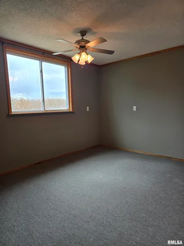 $215,000 | 6520 East 875th Street, Macomb, IL 61455