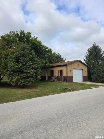 $215,000 | 6520 East 875th Street, Macomb, IL 61455