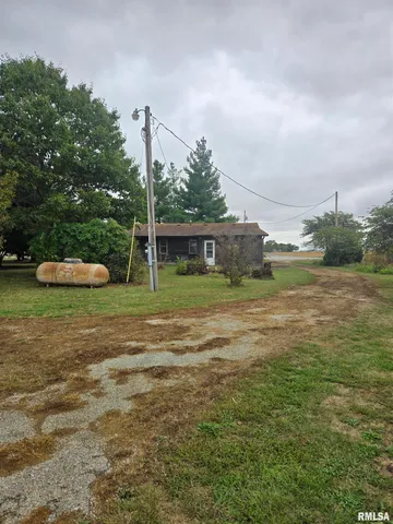 $215,000 | 6520 East 875th Street, Macomb, IL 61455