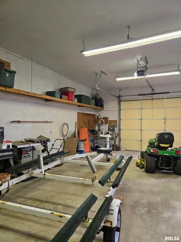 $215,000 | 6520 East 875th Street, Macomb, IL 61455