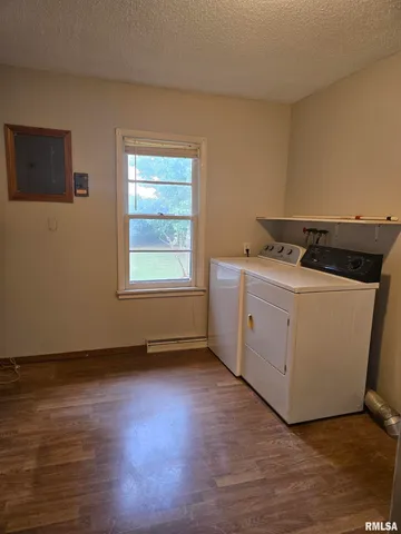 $215,000 | 6520 East 875th Street, Macomb, IL 61455