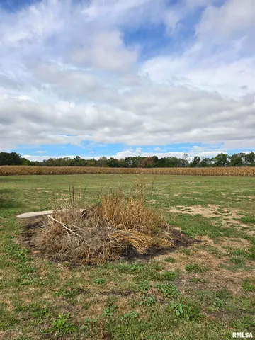 $215,000 | 6520 East 875th Street, Macomb, IL 61455