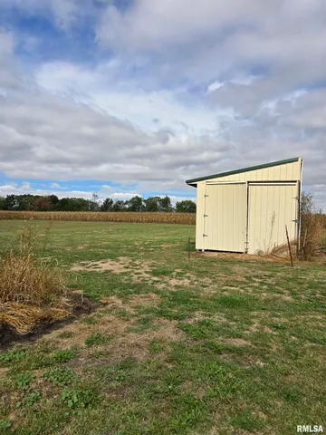 $215,000 | 6520 East 875th Street, Macomb, IL 61455