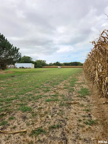 $215,000 | 6520 East 875th Street, Macomb, IL 61455