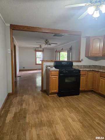 $215,000 | 6520 East 875th Street, Macomb, IL 61455