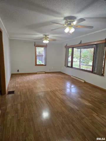 $215,000 | 6520 East 875th Street, Macomb, IL 61455