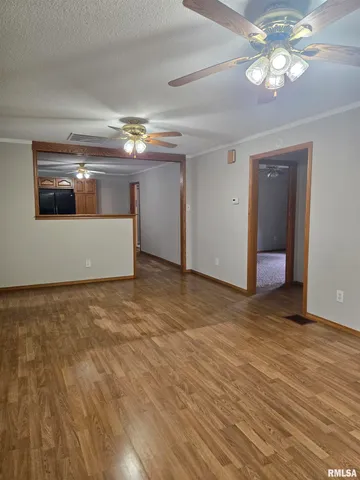 $215,000 | 6520 East 875th Street, Macomb, IL 61455