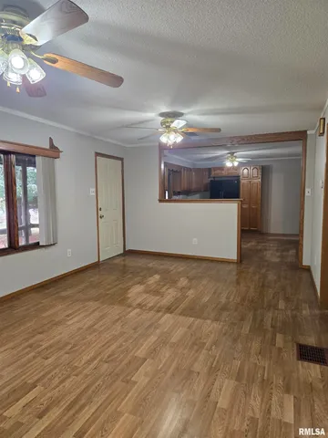 $215,000 | 6520 East 875th Street, Macomb, IL 61455