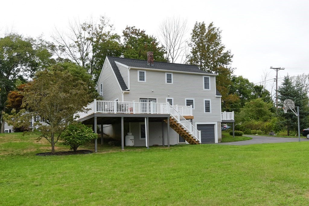 17 Wallace Road Sturbridge, MA 01566 - Photo 2 of 40