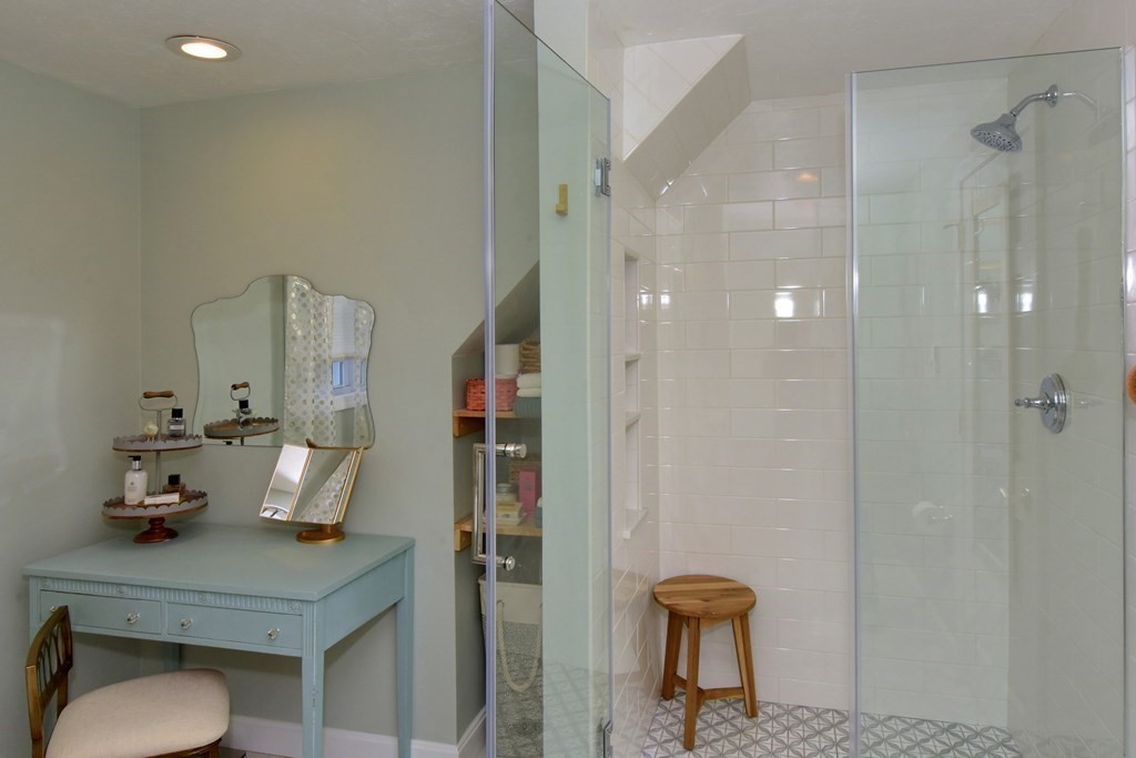 17 Wallace Road Sturbridge, MA 01566 - Photo 26 of 40