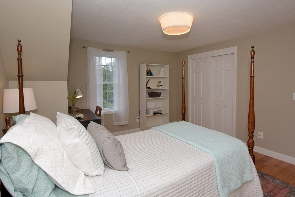 17 Wallace Road Sturbridge, MA 01566 - Photo 30 of 40