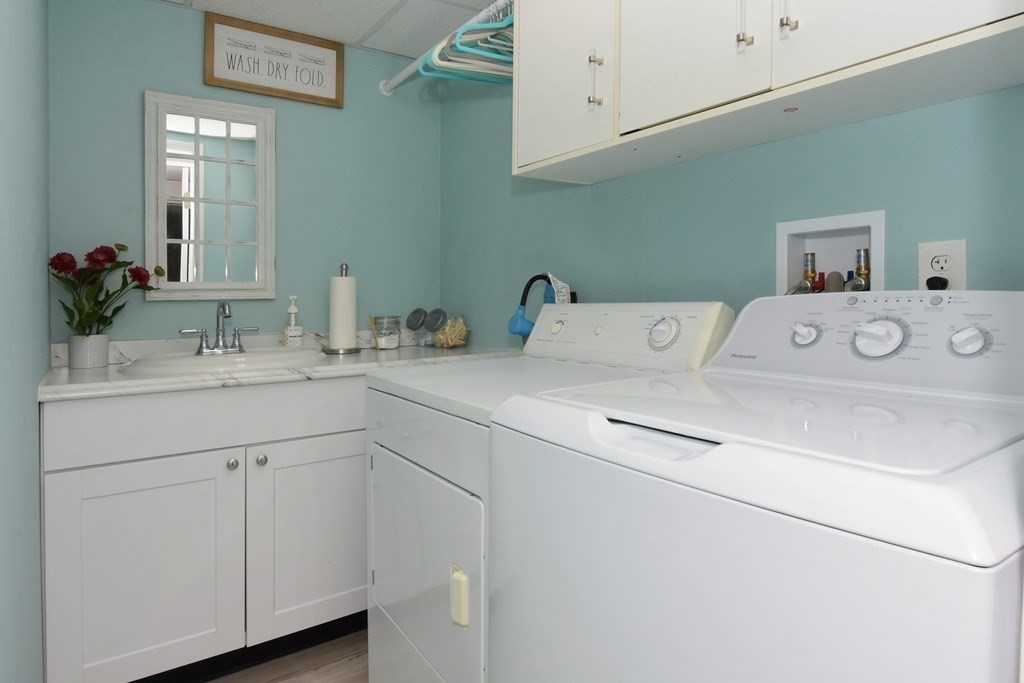 17 Wallace Road Sturbridge, MA 01566 - Photo 35 of 40