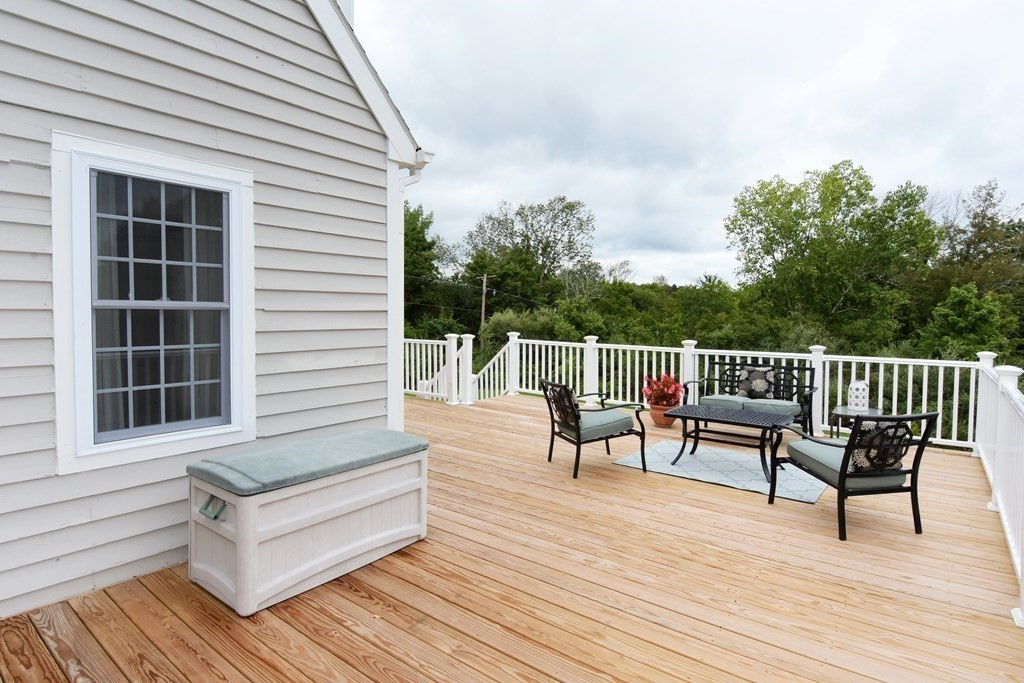 17 Wallace Road Sturbridge, MA 01566 - Photo 36 of 40