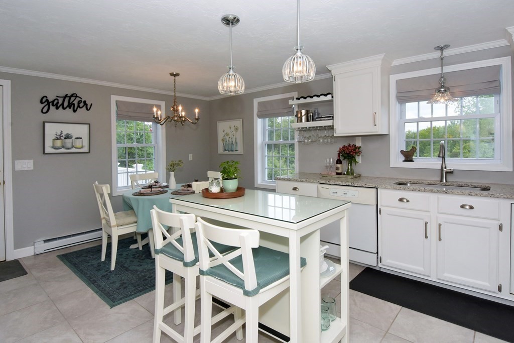 17 Wallace Road Sturbridge, MA 01566 - Photo 5 of 40
