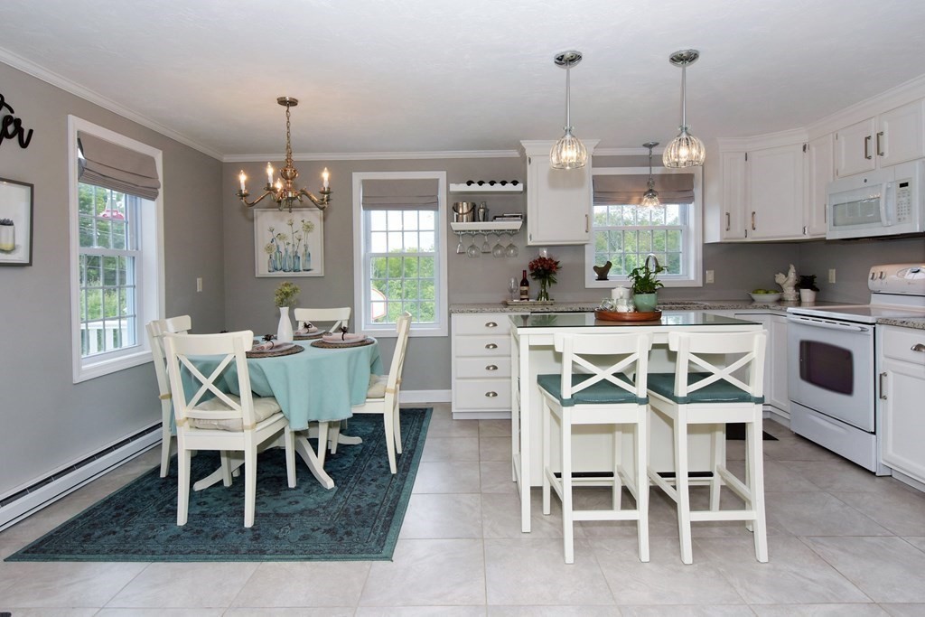 17 Wallace Road Sturbridge, MA 01566 - Photo 8 of 40