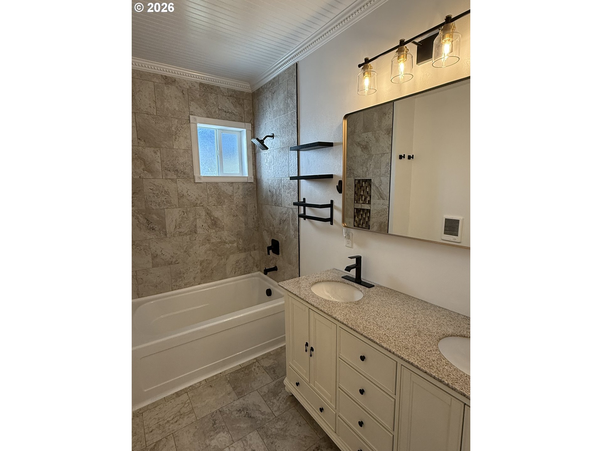 427 Date Street Drain, OR 97435 - Photo 27 of 47 Bathroom