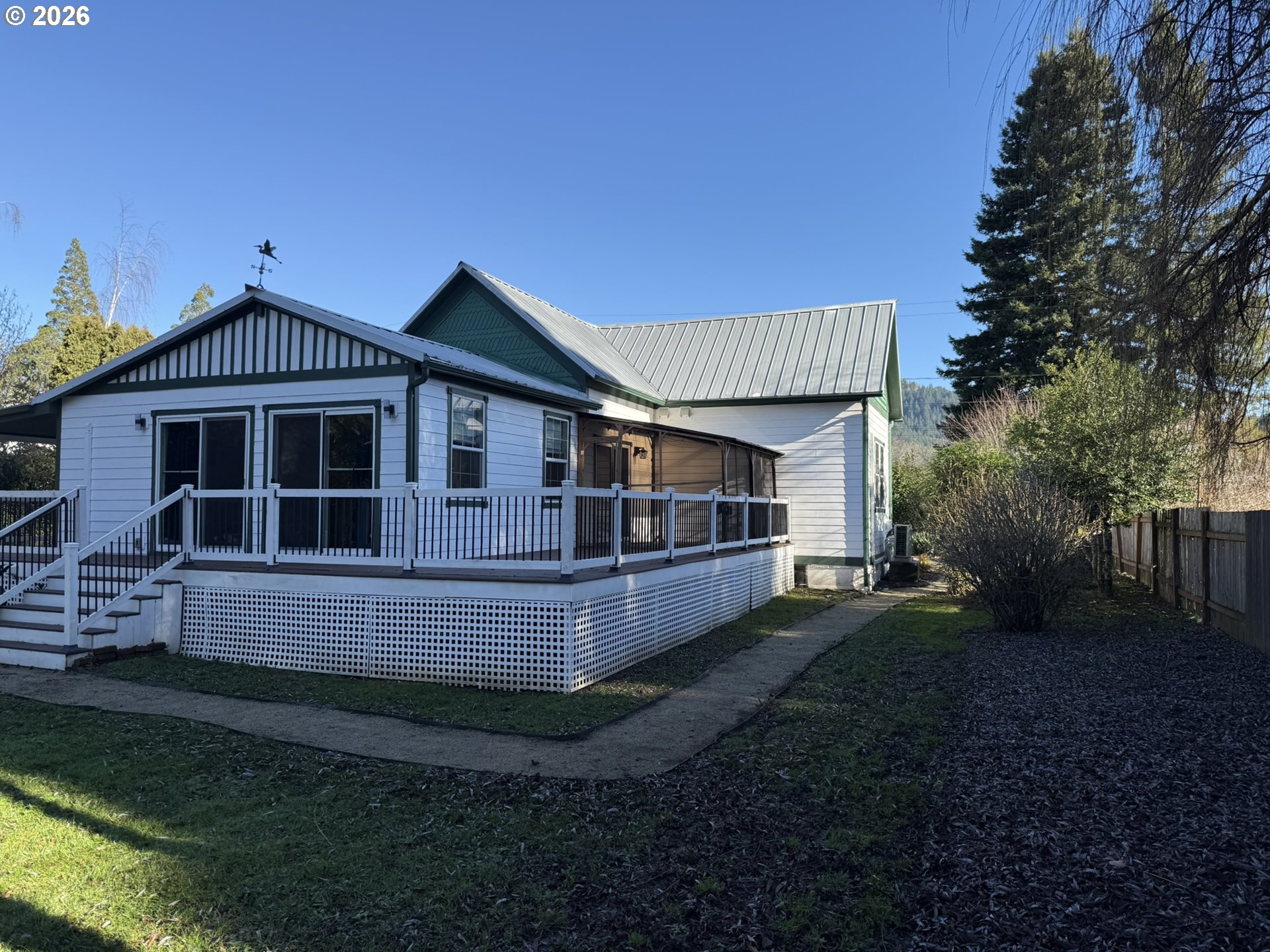 427 Date Street Drain, OR 97435 - Photo 5 of 47