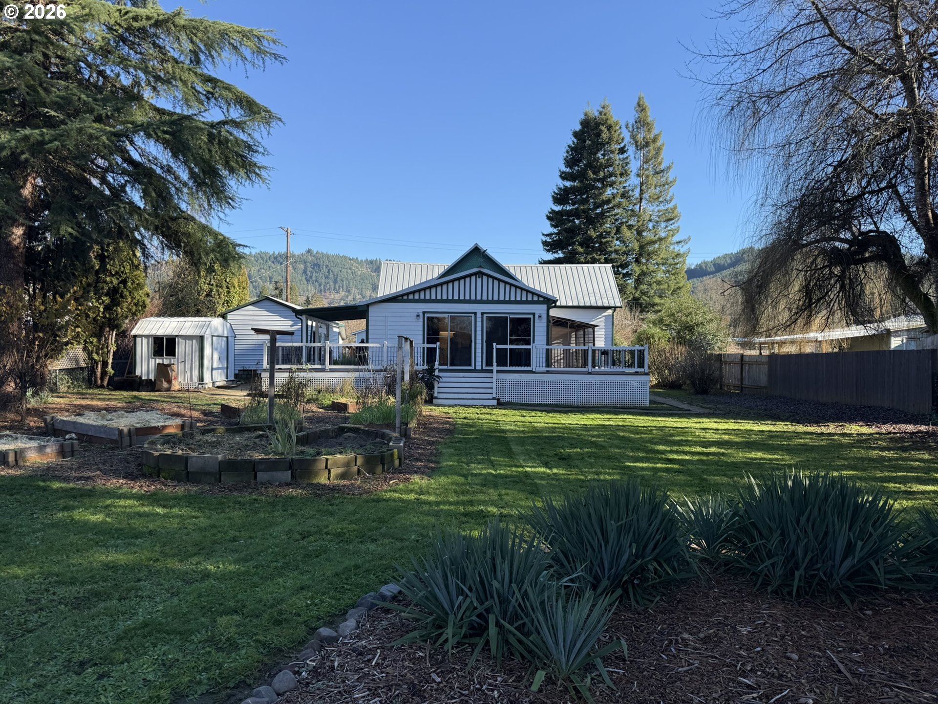 427 Date Street Drain, OR 97435 - Photo 6 of 47