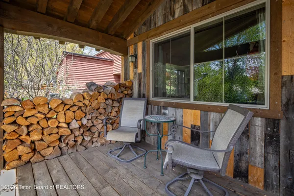 $1,429,500 | 1655 J-W Drive, Jackson, WY 83001